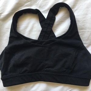 Lululemon black run on sports bra size 6